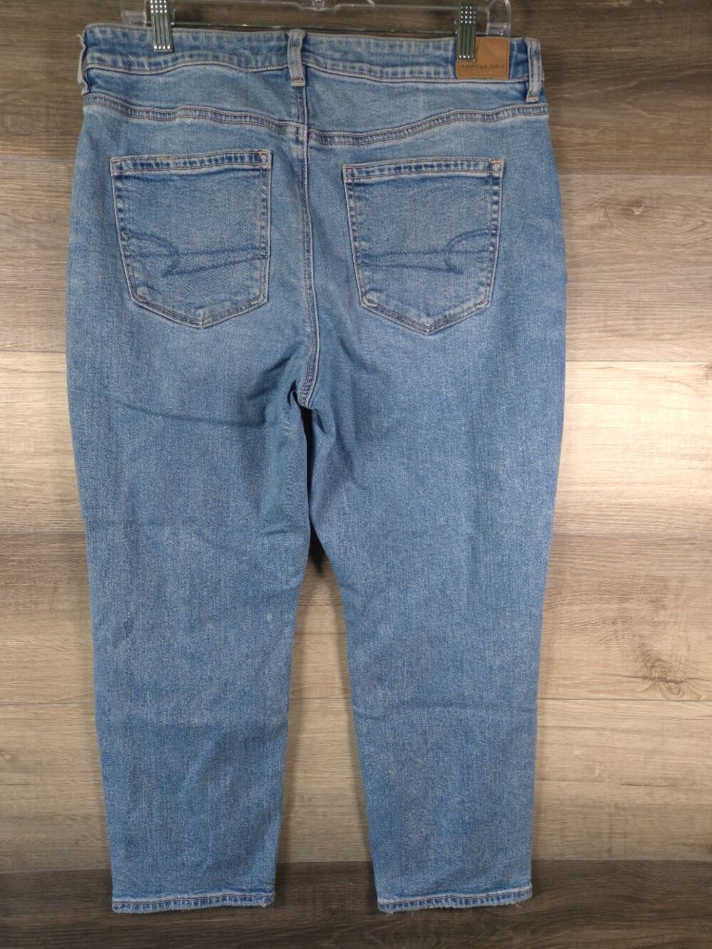 American Eagle Strigid Mom Jeans Distressed Denim Women's 12 Short - Picture 2 of 5